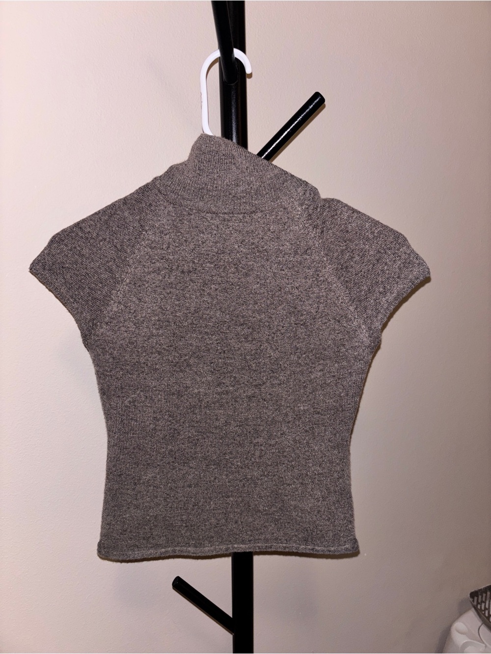Women's Short-Sleeve Turtleneck Sweater - Gray brown